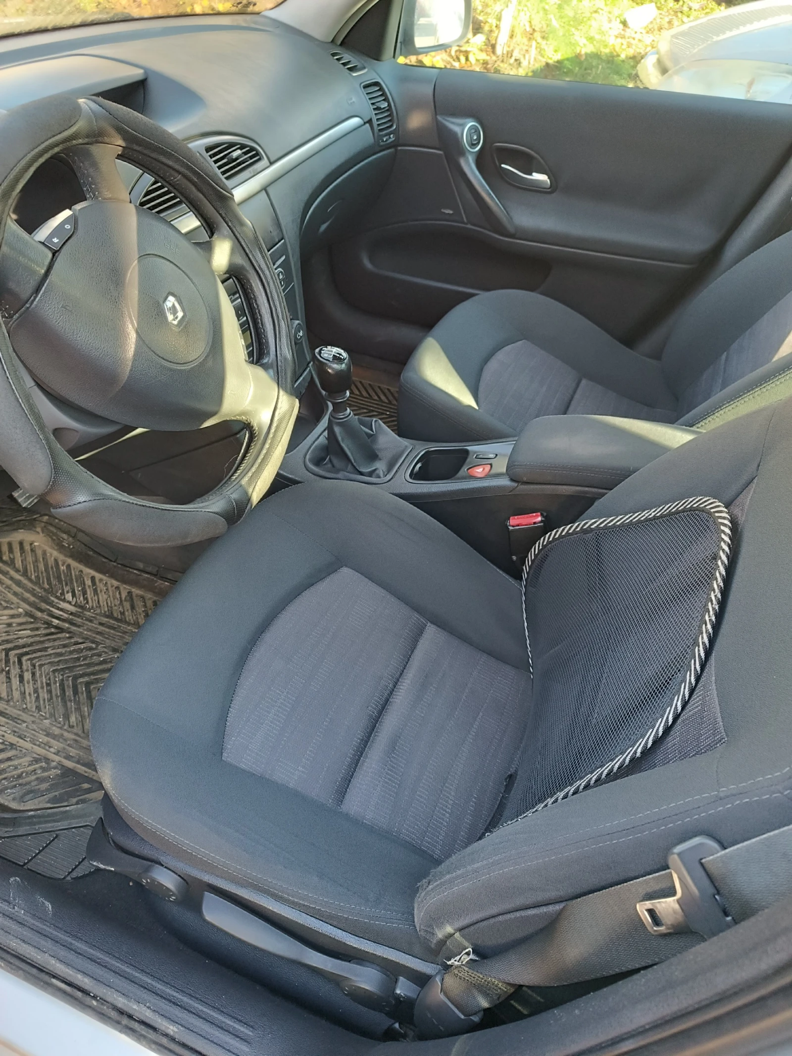 Renault Laguna 2, снимка 5 - Автомобили и джипове - 53743121