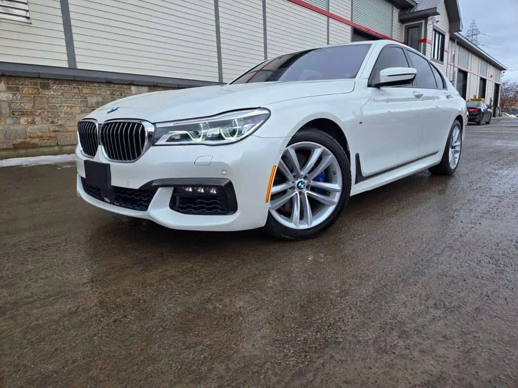 BMW 750 * 4dr Sdn 750i xDrive AWD * CARFAX * ЦЕНА ДО БГ, снимка 3 - Автомобили и джипове - 53921907