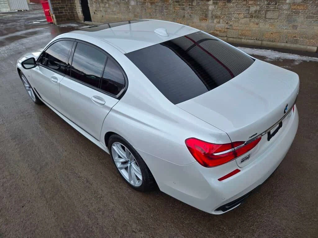 BMW 750 * 4dr Sdn 750i xDrive AWD * CARFAX * ЦЕНА ДО БГ, снимка 7 - Автомобили и джипове - 53921907