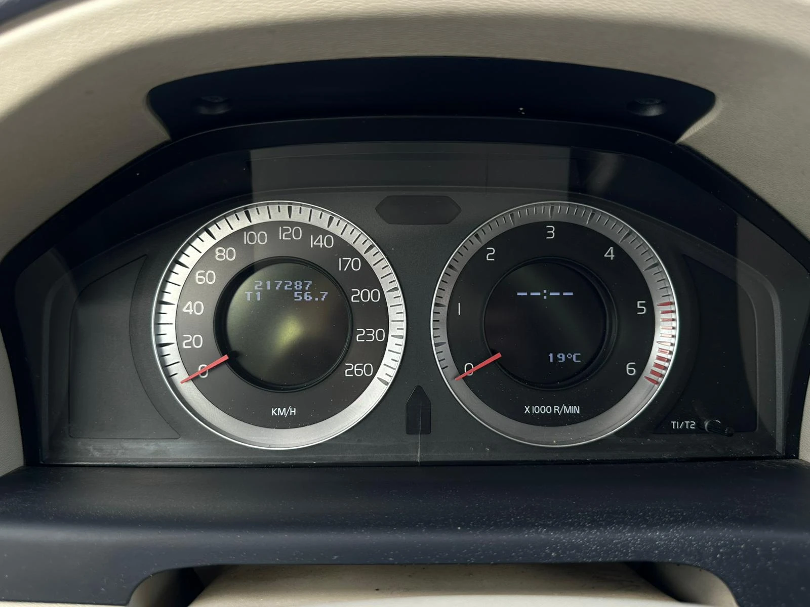 Volvo Xc70 / 2.4D / 185 HP / D5 / 4X4 / MOMENTUM /, снимка 15 - Автомобили и джипове - 53995370