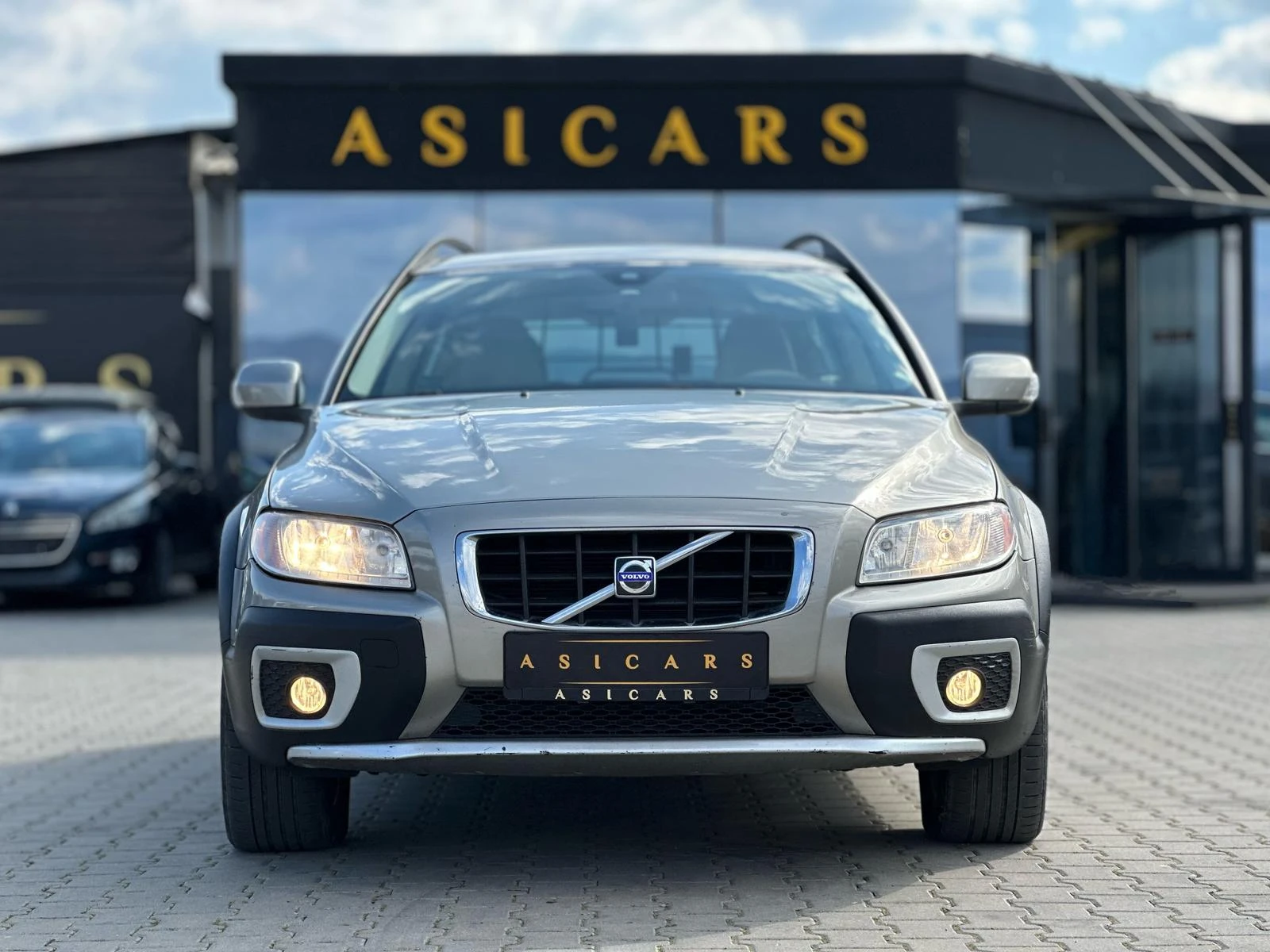 Volvo Xc70 / 2.4D / 185 HP / D5 / 4X4 / MOMENTUM /, снимка 8 - Автомобили и джипове - 53995370