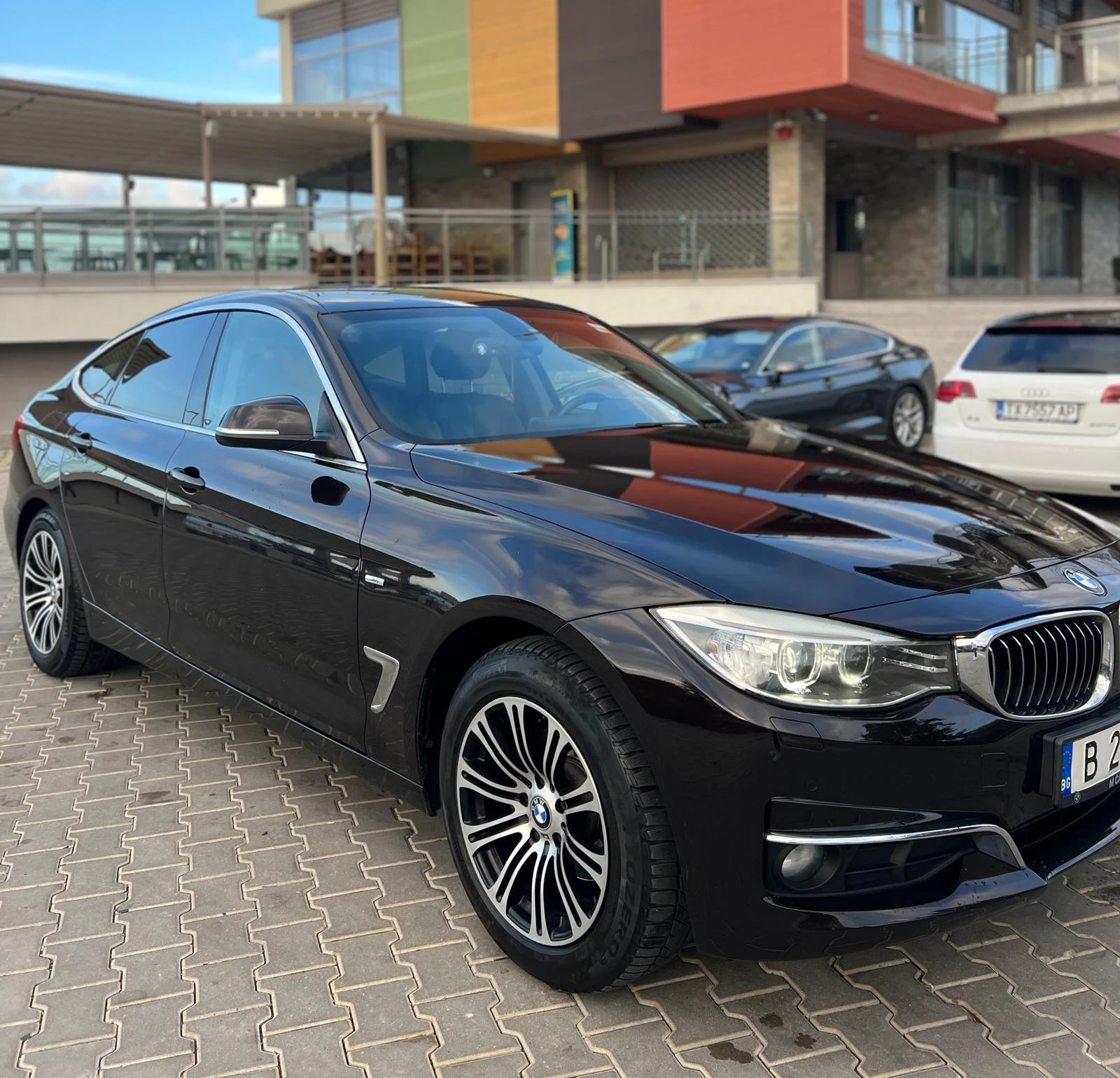 BMW 3gt 320d xDrive GT Luxury Line ПЪРВИ СОБСТВЕНИК РЕАЛНИ, снимка 2 - Автомобили и джипове - 54057594