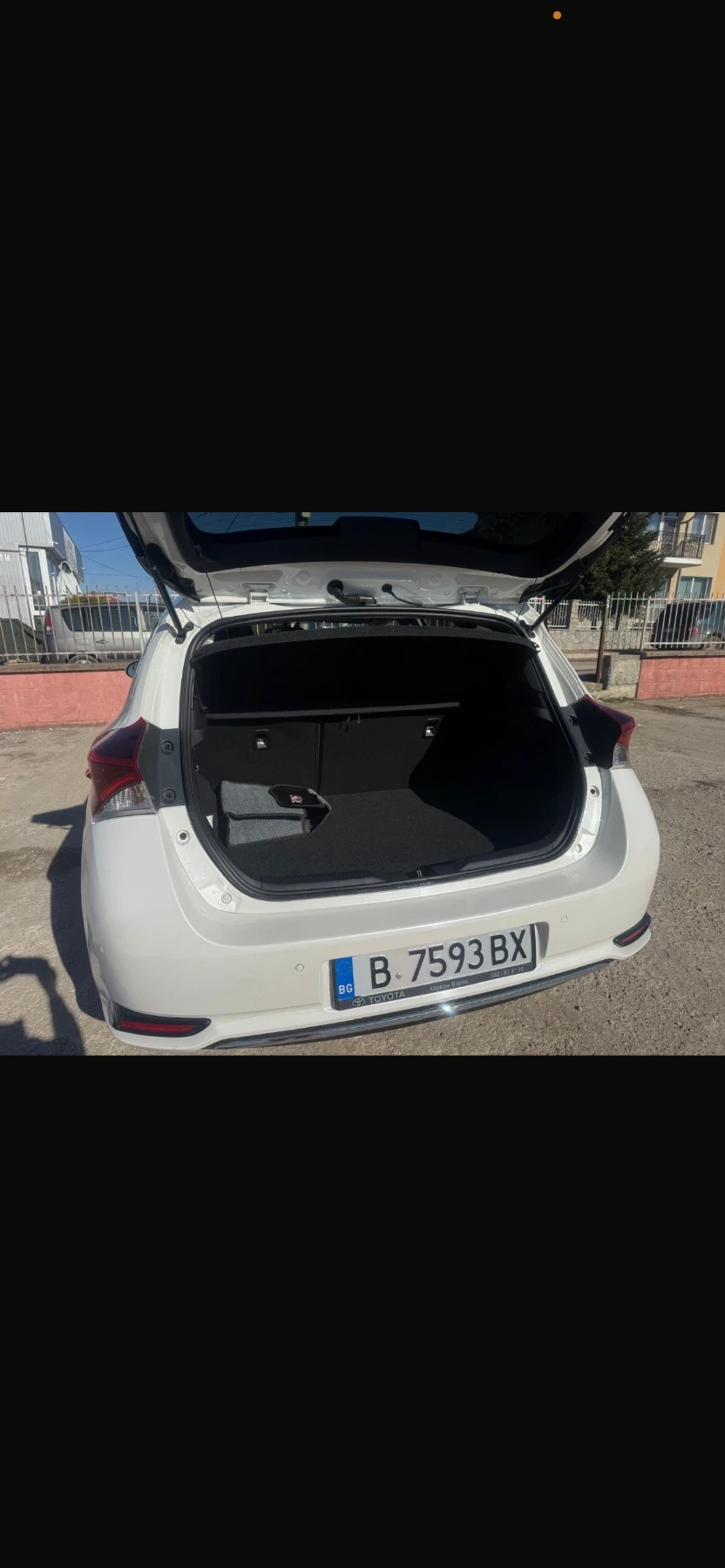 Toyota Auris, снимка 3 - Автомобили и джипове - 54182862