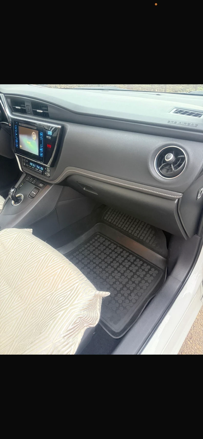 Toyota Auris, снимка 7 - Автомобили и джипове - 54182862