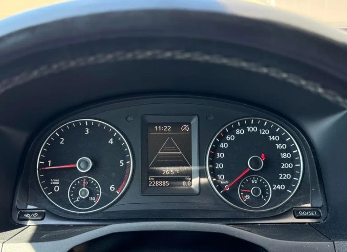 VW Caddy 2.0TDI AVTOMAT, снимка 10 - Автомобили и джипове - 54675794