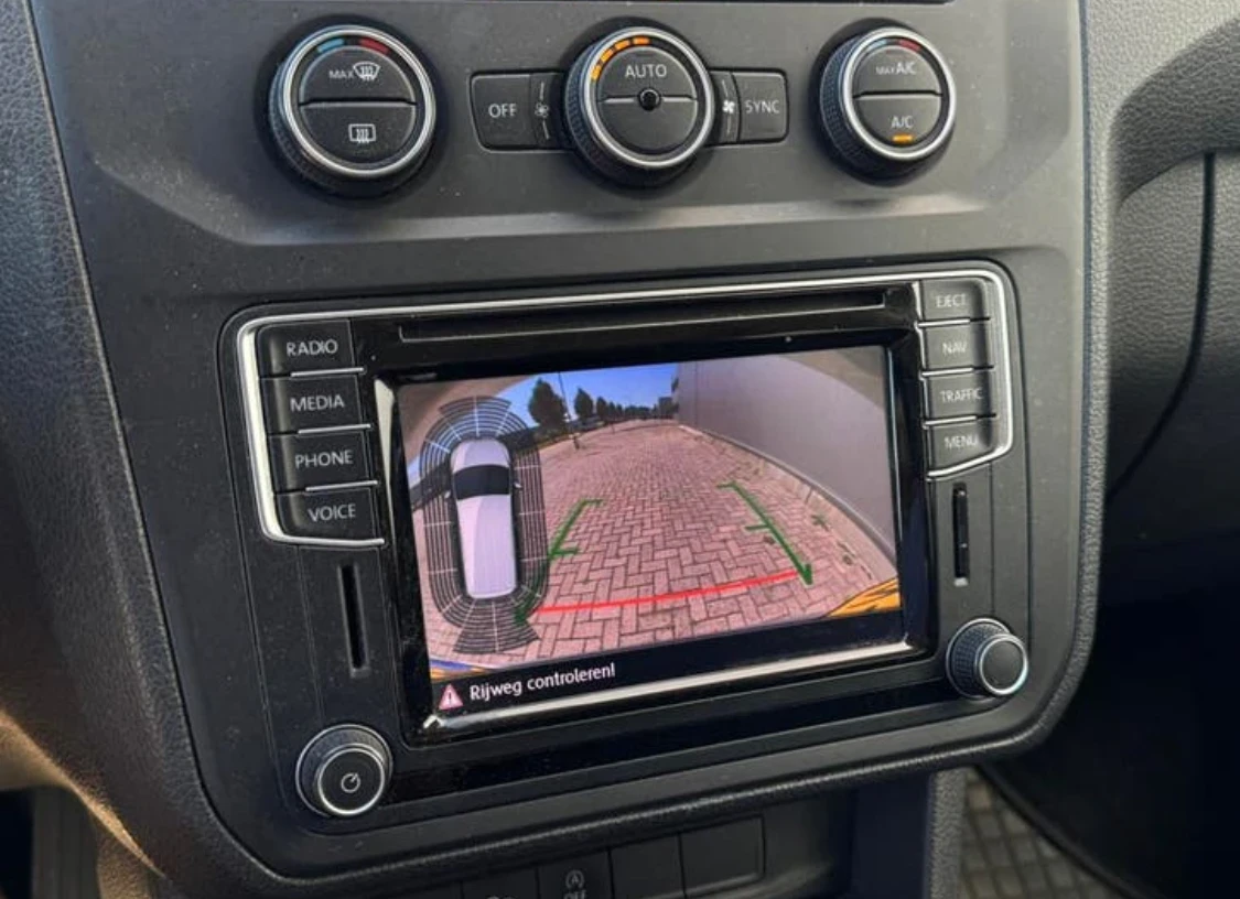 VW Caddy 2.0TDI AVTOMAT, снимка 8 - Автомобили и джипове - 54675794