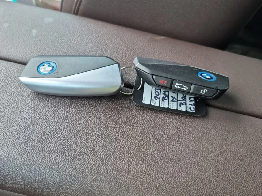BMW iX XDRIVE50* 360* Sky Lounge* BMW Curved Display* H&K, снимка 11 - Автомобили и джипове - 55235300