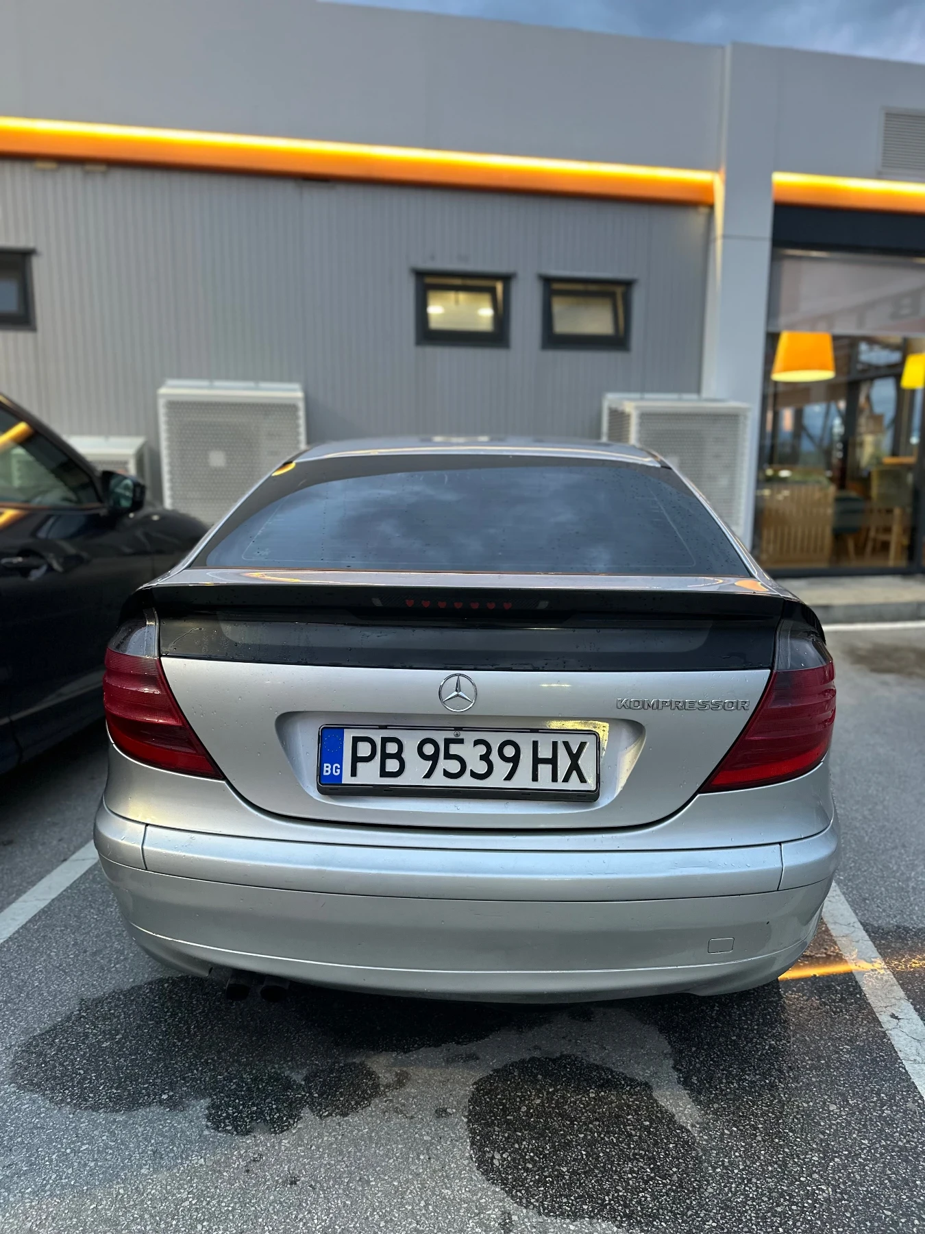 Mercedes-Benz C 180, снимка 2 - Автомобили и джипове - 55765202