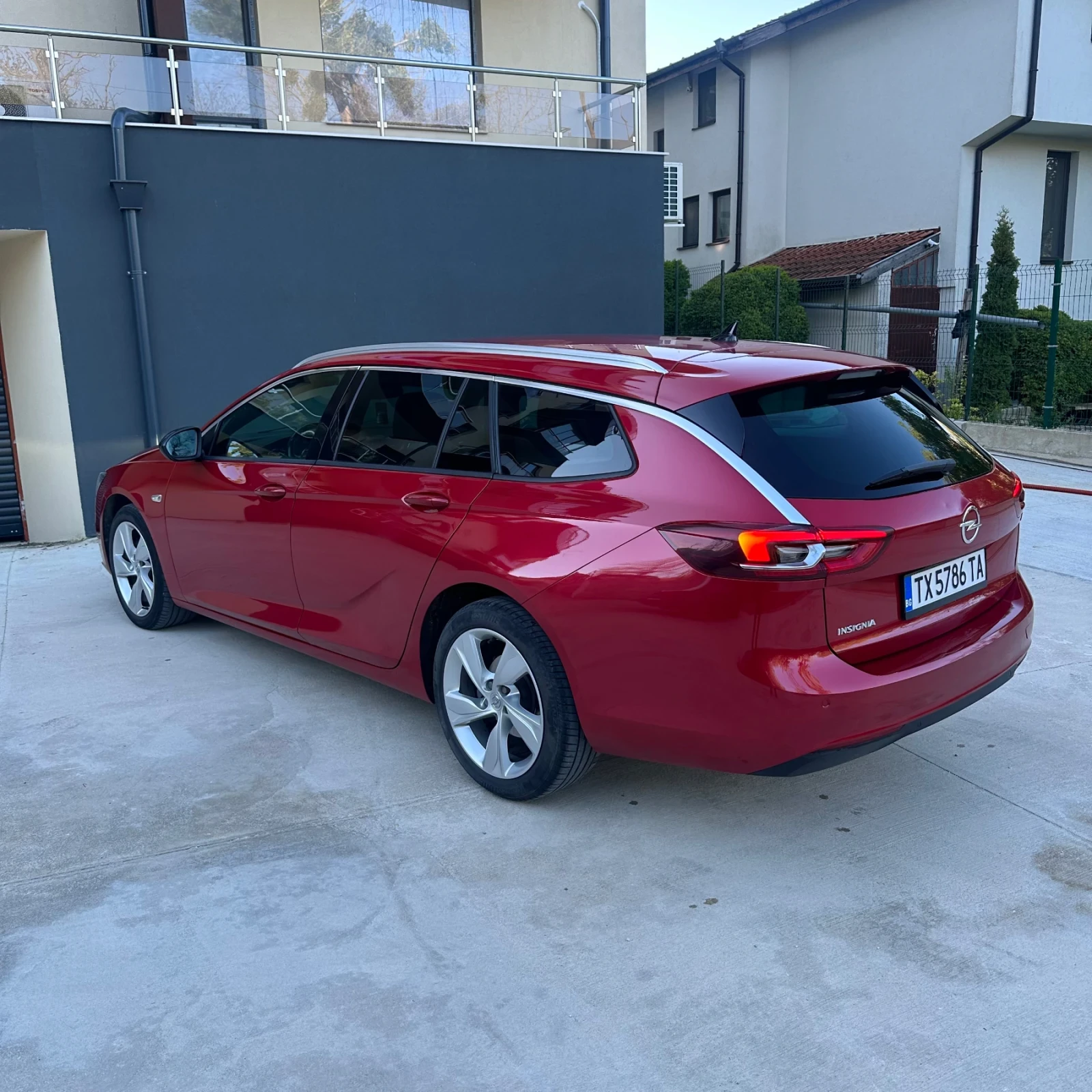 Opel Insignia SportsTourera, снимка 8 - Автомобили и джипове - 56150038