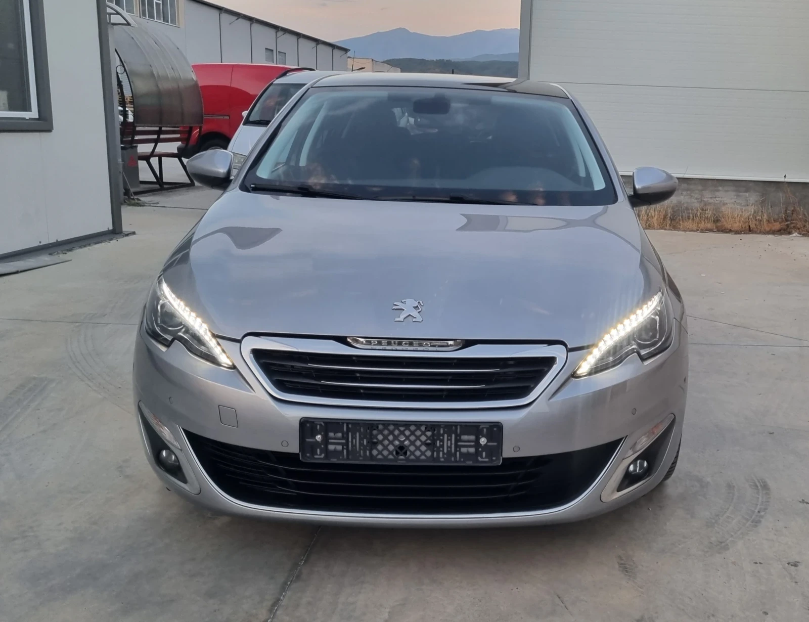 Peugeot 308 2.0HDI/PANORAMA/NAVI/150HP, снимка 7 - Автомобили и джипове - 56169228
