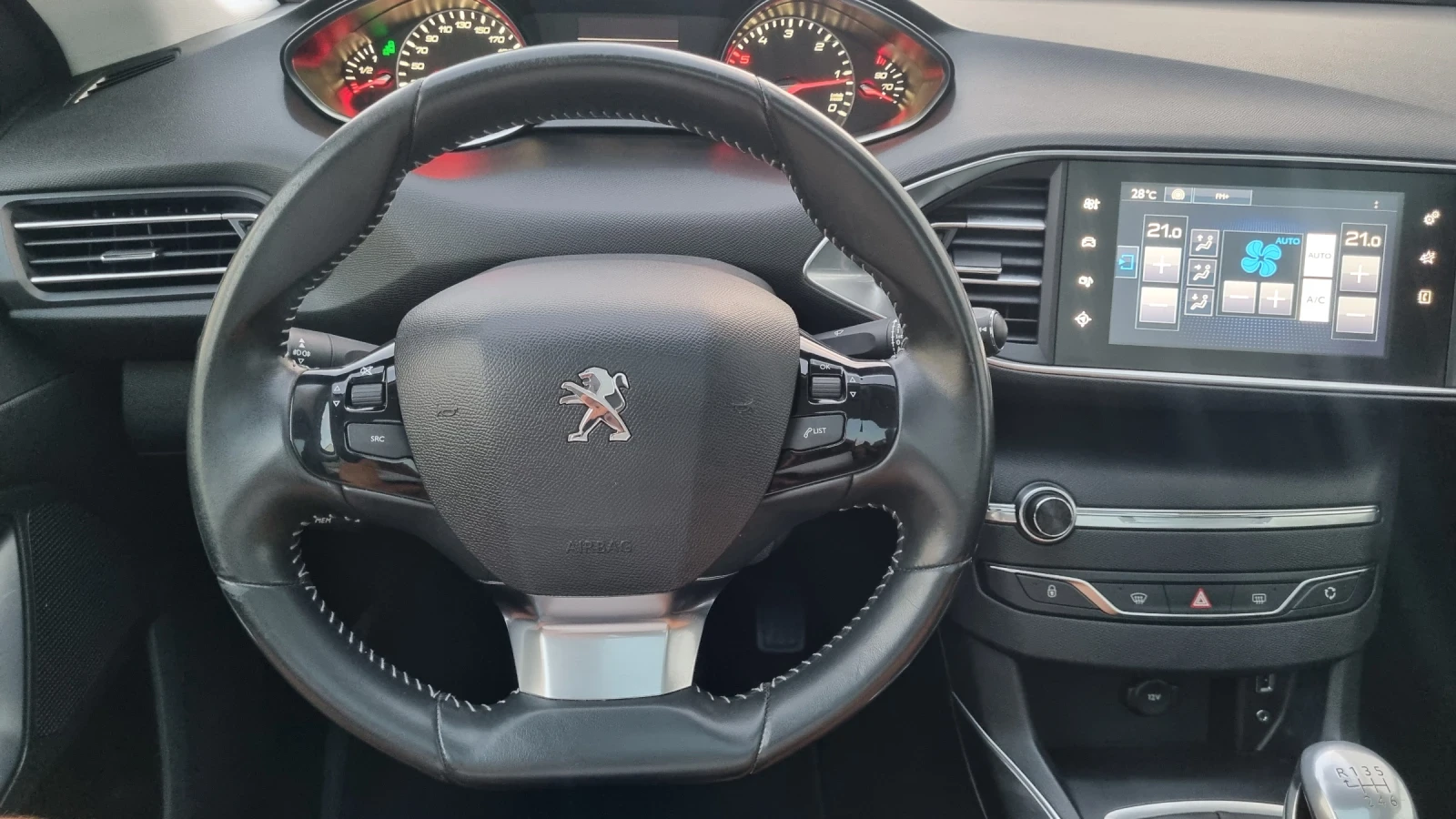 Peugeot 308 2.0HDI/PANORAMA/NAVI/150HP, снимка 12 - Автомобили и джипове - 56169228