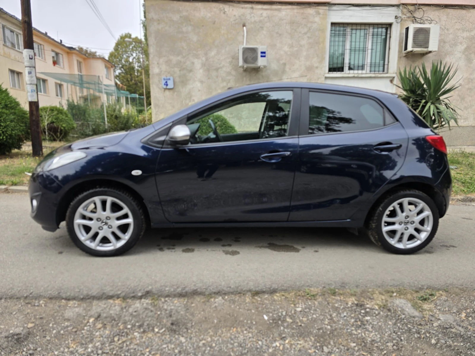 Mazda 2 От Германия 102000км.4цилиндъра. 4врати.Навигация, снимка 2 - Автомобили и джипове - 56219080