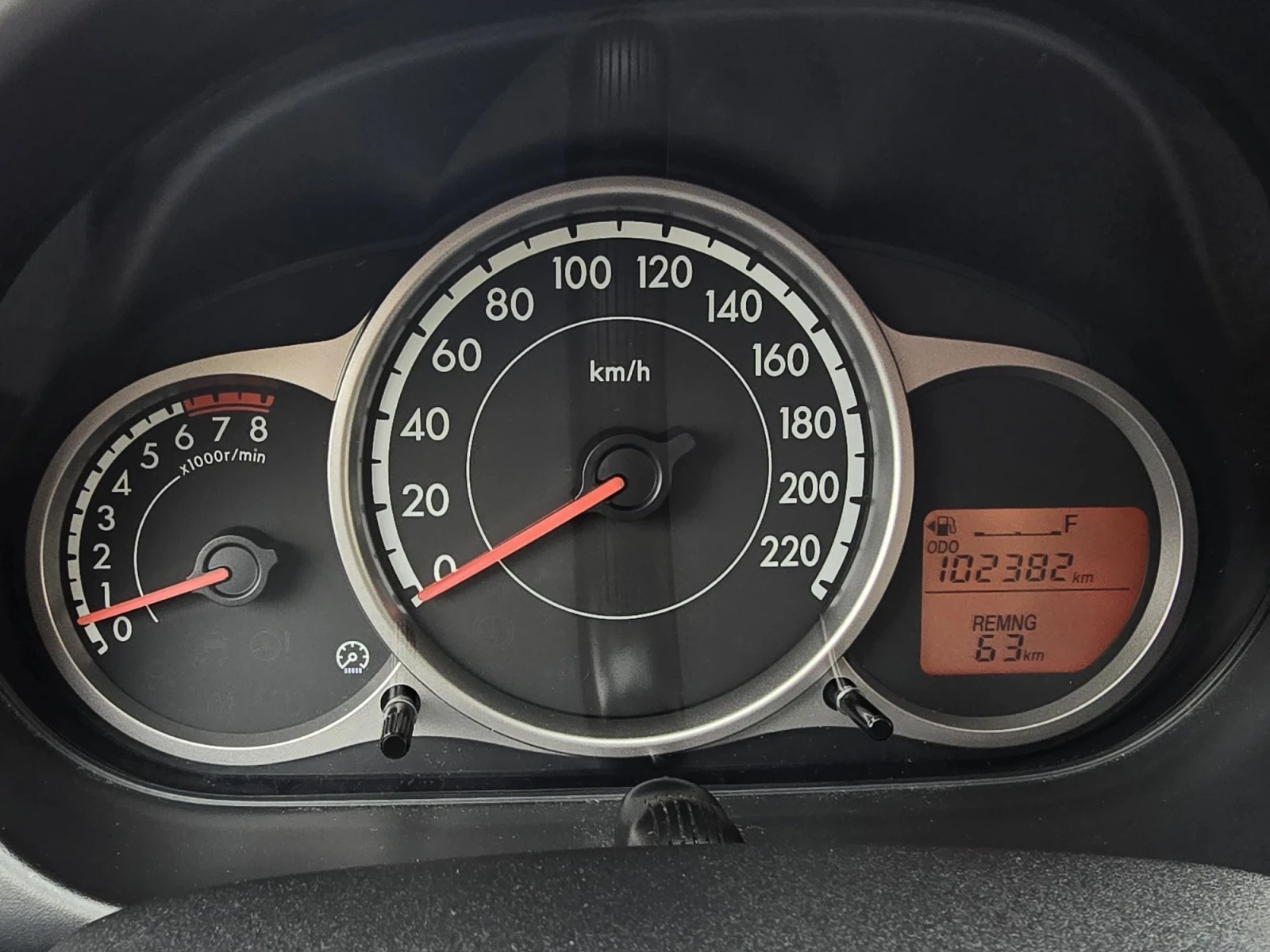 Mazda 2 От Германия 102000км.4цилиндъра. 4врати.Навигация, снимка 11 - Автомобили и джипове - 56219080