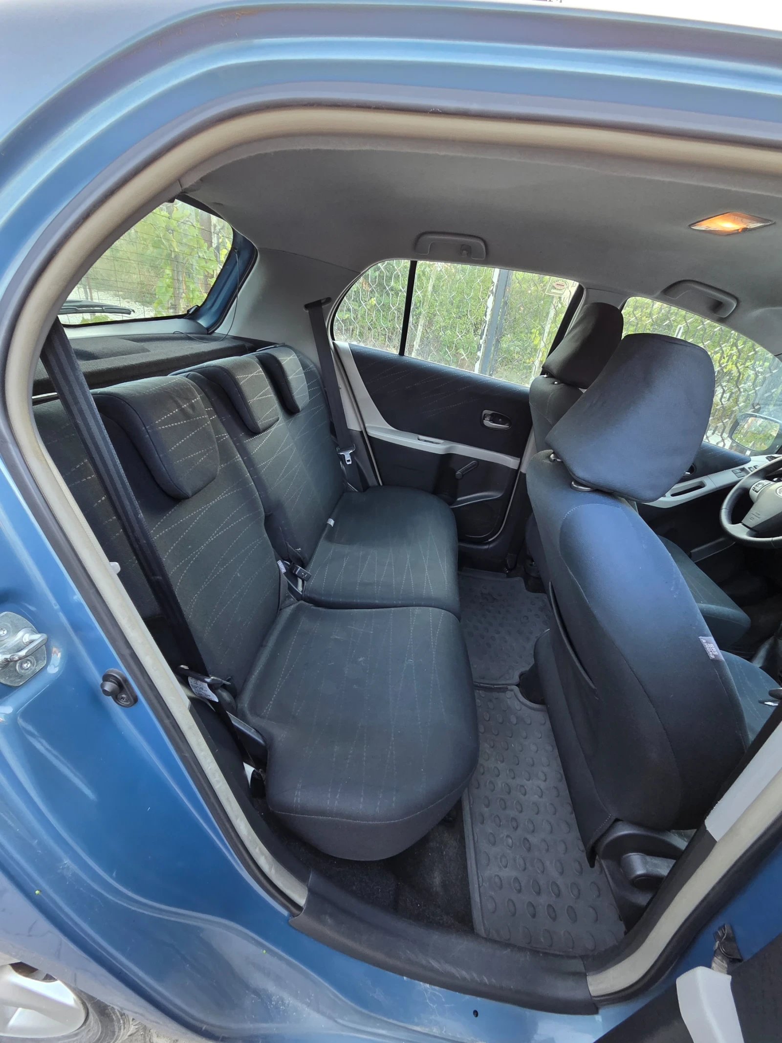 Toyota Yaris VVT-I, снимка 9 - Автомобили и джипове - 56352569