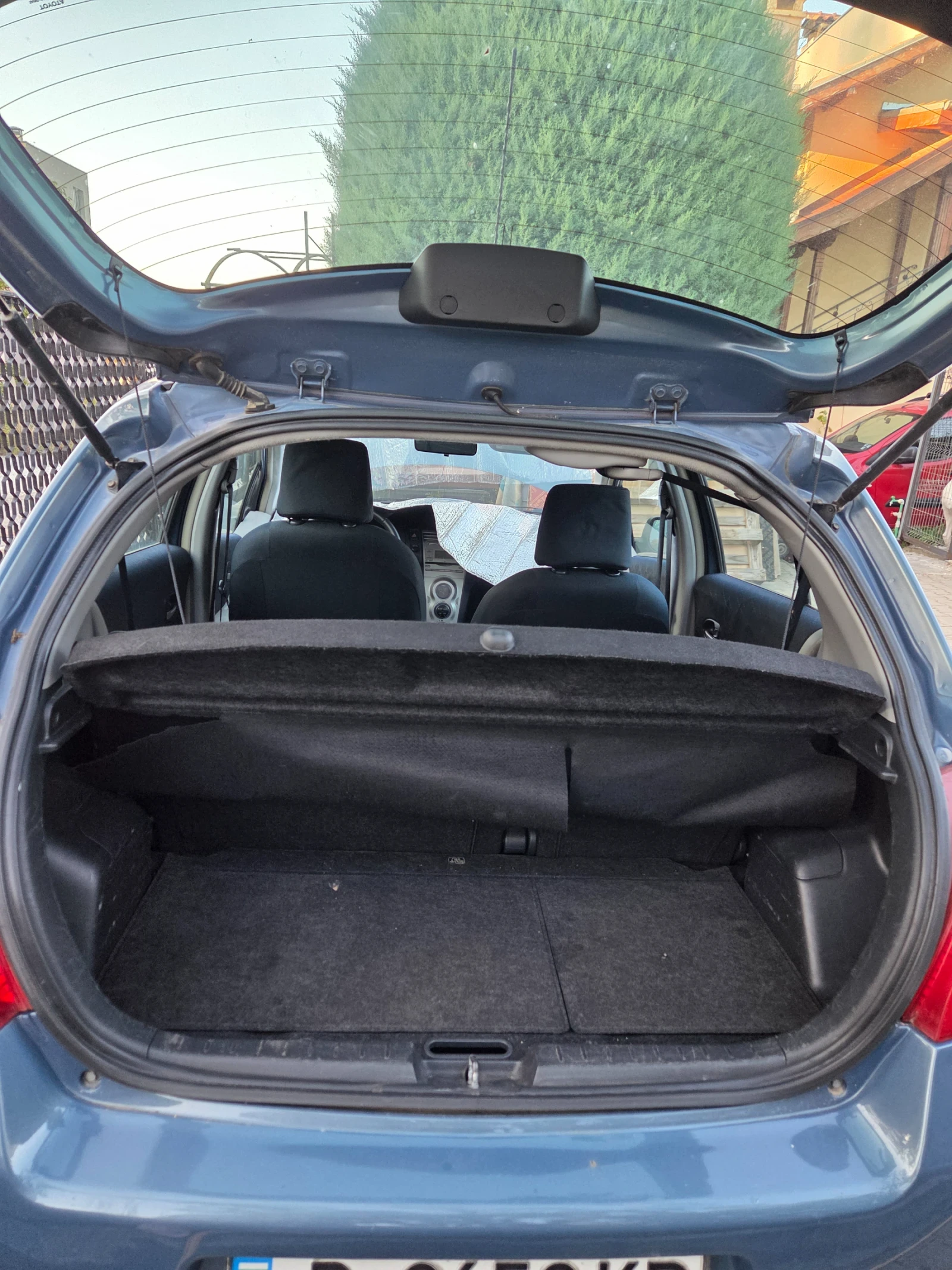 Toyota Yaris VVT-I, снимка 8 - Автомобили и джипове - 56352569