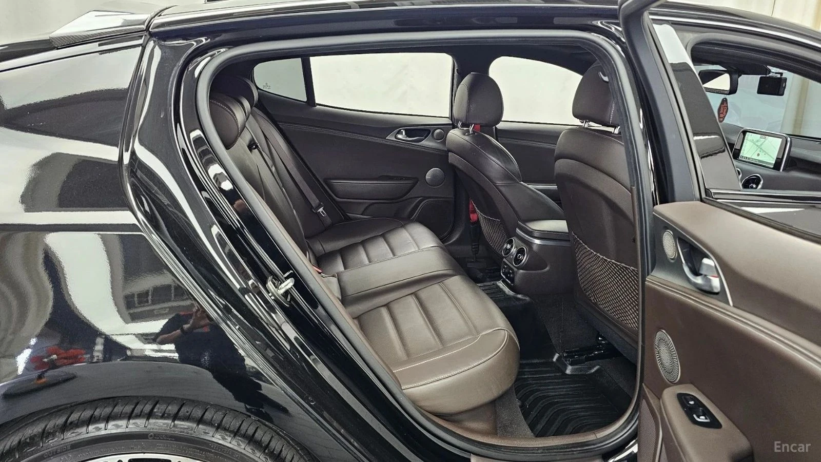 Kia Stinger, снимка 12 - Автомобили и джипове - 56684879