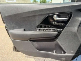 Kia Niro SX Touring: APPLE CARPLAY/HEATED AND COOLED SEATS/ | Mobile.bg � ����� ������ 17