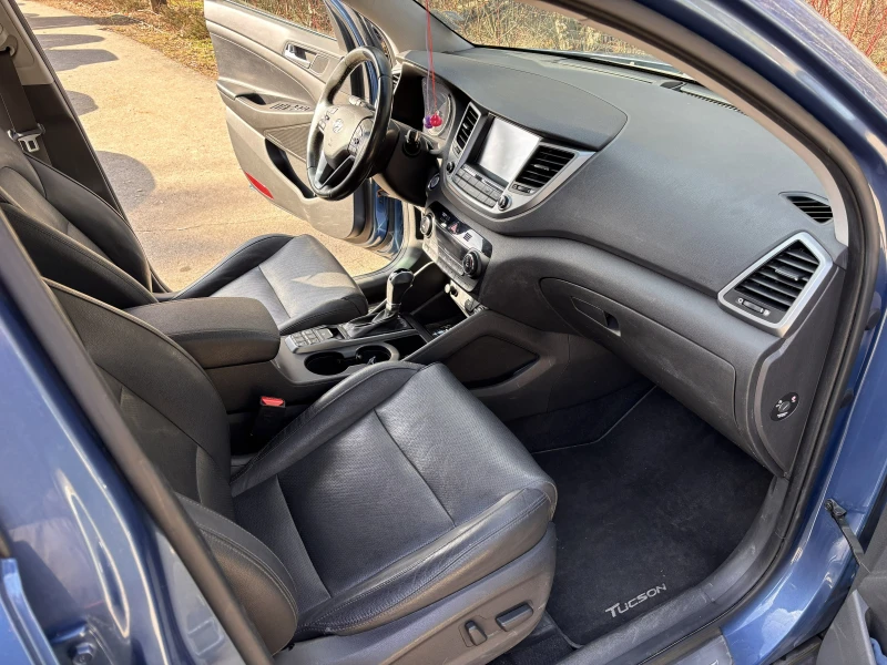 Hyundai Tucson 2.0 CRDi 184к.с. 4x4 GT Full Екстри, снимка 8 - Автомобили и джипове - 52624132