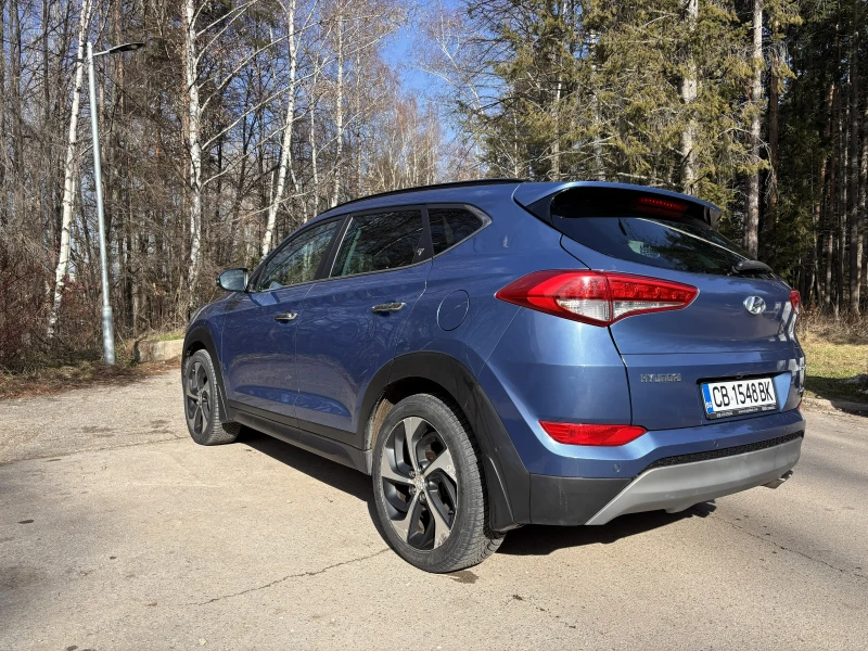 Hyundai Tucson 2.0 CRDi 184к.с. 4x4 GT Full Екстри, снимка 3 - Автомобили и джипове - 52624132