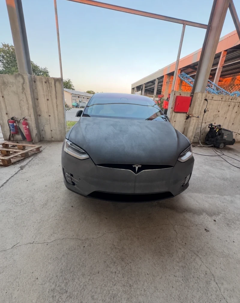 Tesla Model X 100D
