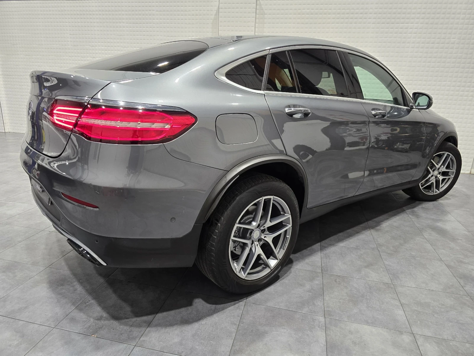 Mercedes-Benz GLC 220 Coupe 4Matic AMG Line - изображение 7