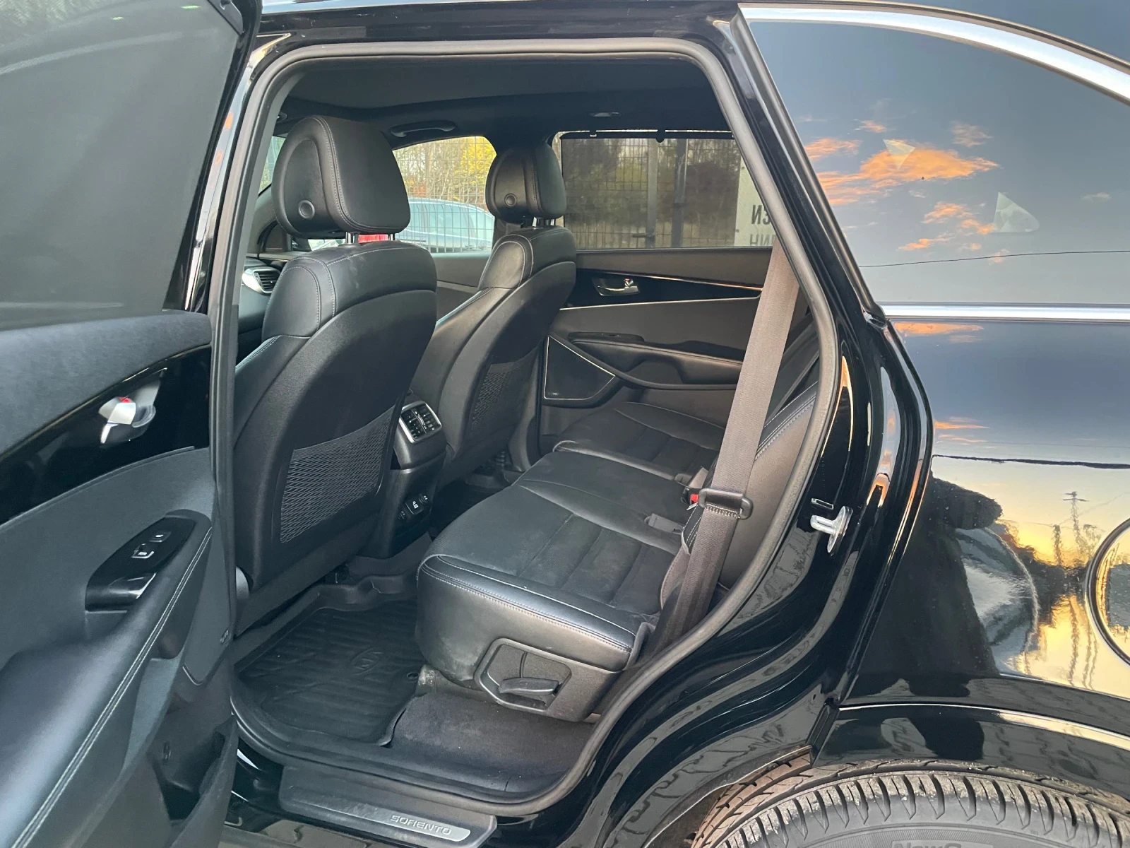Kia Sorento   3.3* 6+ 1* Keyless Go* подгрев\обдухване* панора - изображение 9