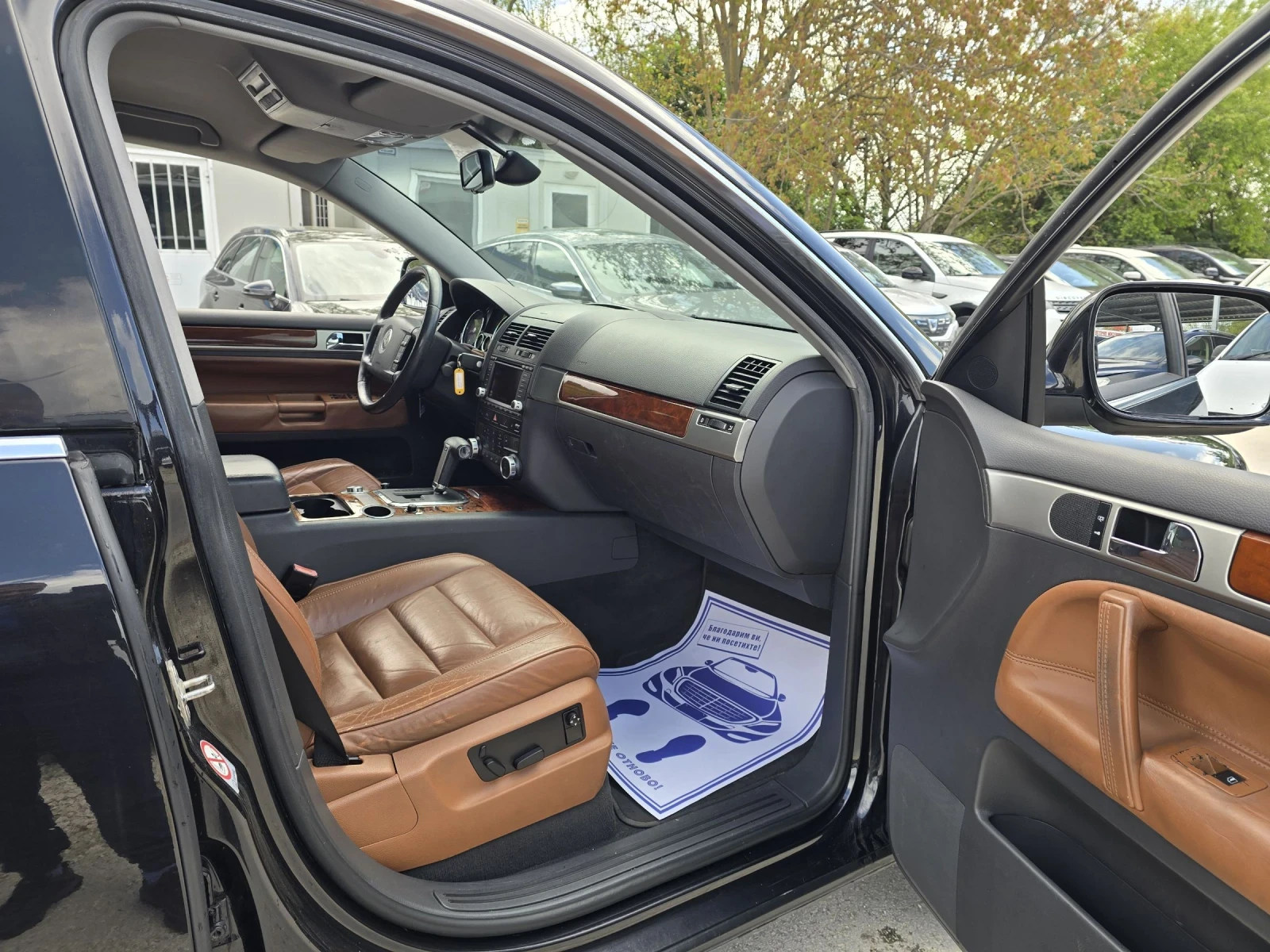 VW Touareg 3.0TDI 224к.с  4x4 Топ състояние , снимка 13 - Автомобили и джипове - 53009534