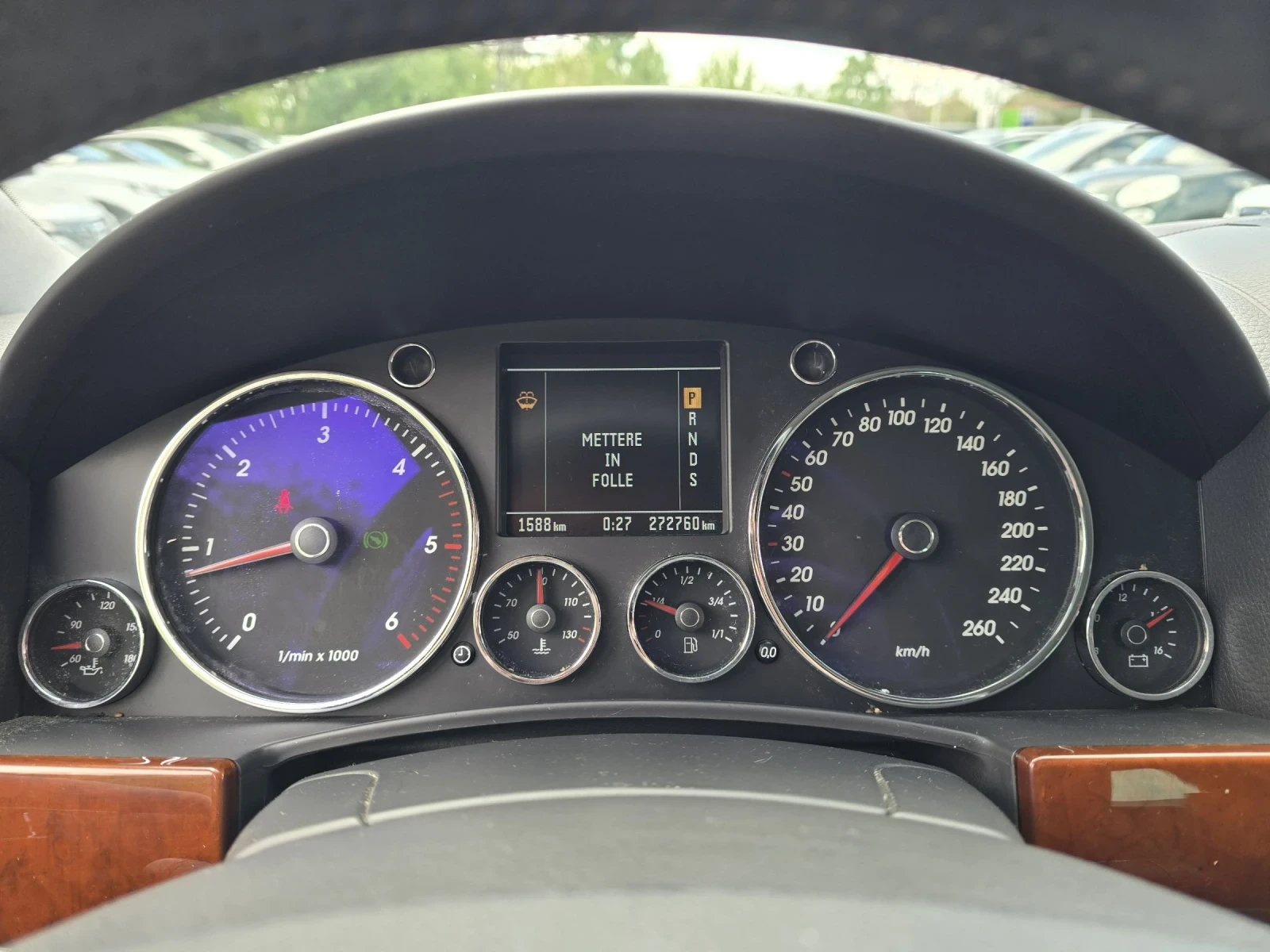 VW Touareg 3.0TDI 224к.с  4x4 Топ състояние , снимка 17 - Автомобили и джипове - 53009534