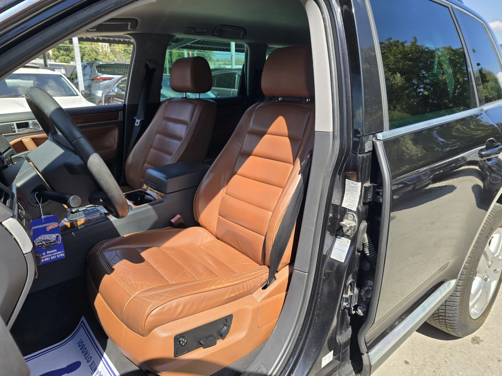 VW Touareg 3.0TDI 224к.с  4x4 Топ състояние , снимка 9 - Автомобили и джипове - 53009534