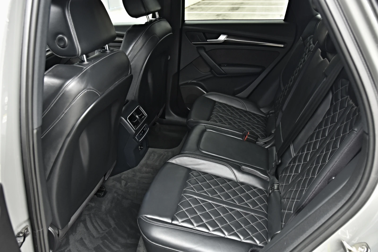 Audi Q5 4.0TDI/3xSLINE/KEY&GO/360CAM/SQ5SEATS/ЛИЗИНГ, снимка 9 - Автомобили и джипове - 54088872