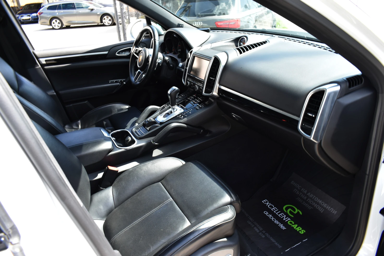 Porsche Cayenne 3.0d* Exclusive* FACELIFT, снимка 11 - Автомобили и джипове - 54718992