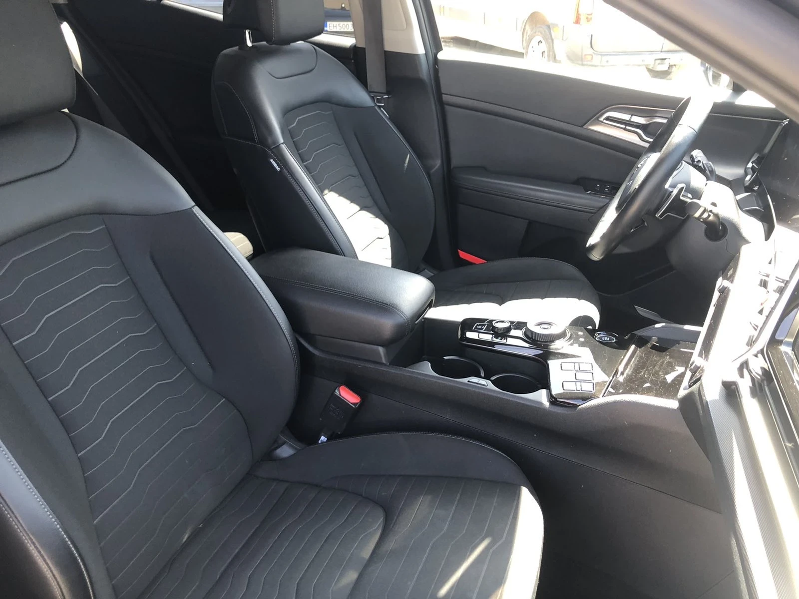 Kia Sportage EXECUTIVE DISTRONIK DIGITAL ГАРАНЦИЯ, снимка 9 - Автомобили и джипове - 54936291