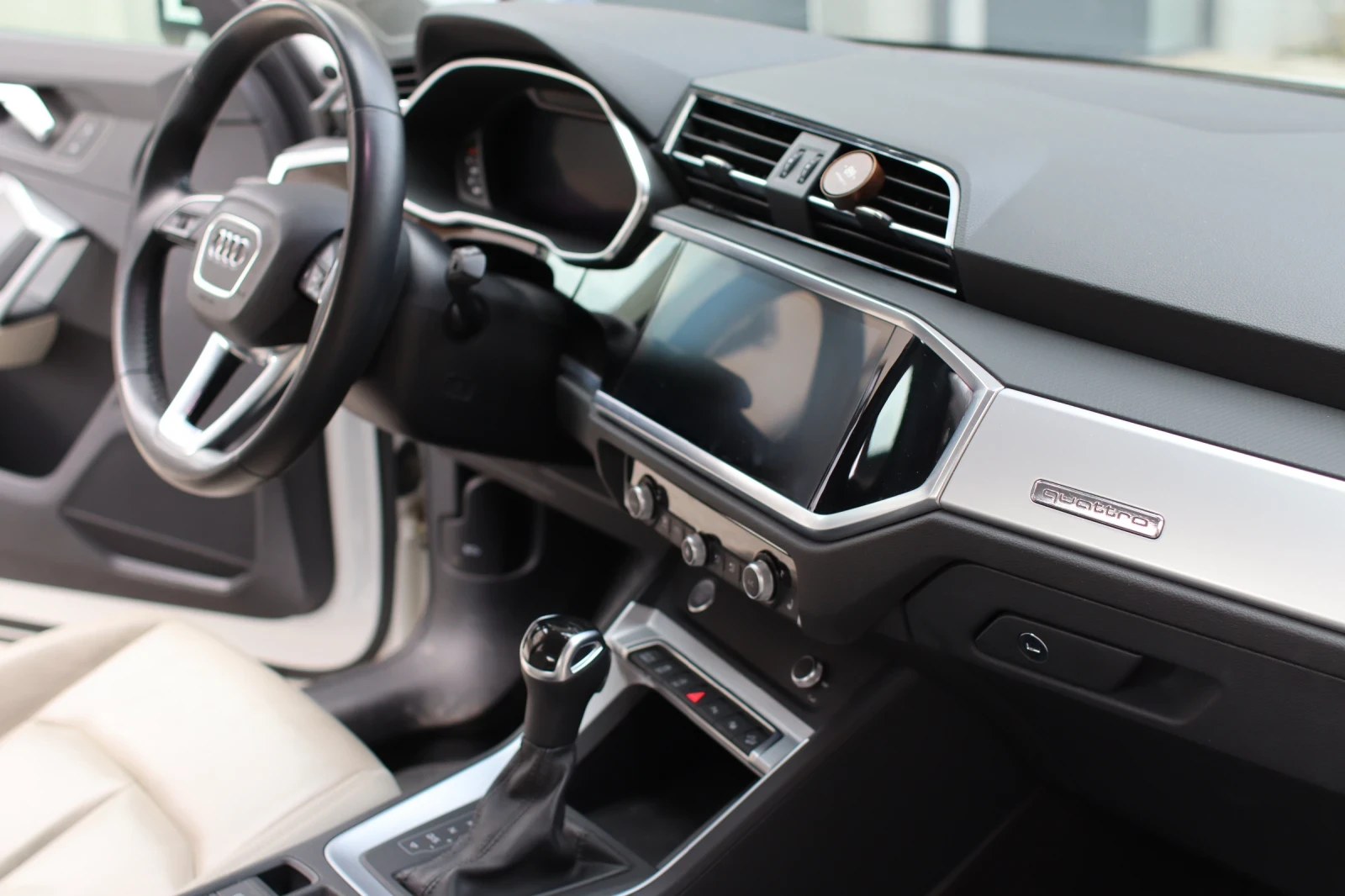 Audi Q3 40 TFSI, снимка 9 - Автомобили и джипове - 55345982