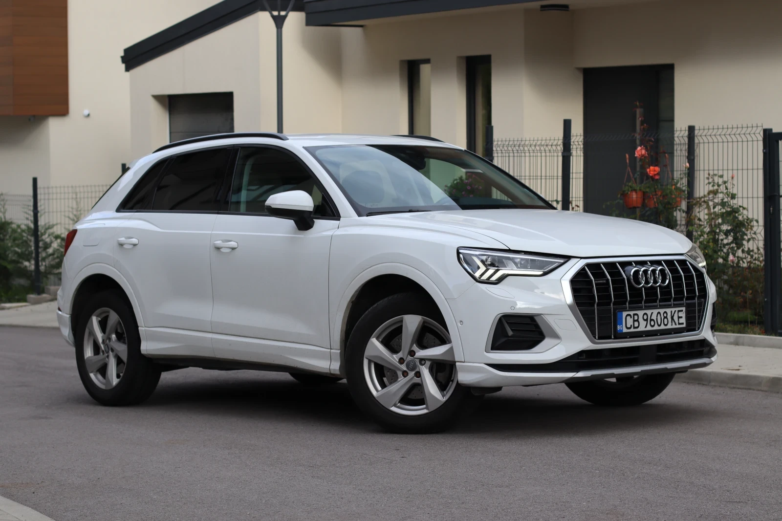 Audi Q3 40 TFSI, снимка 4 - Автомобили и джипове - 55345982