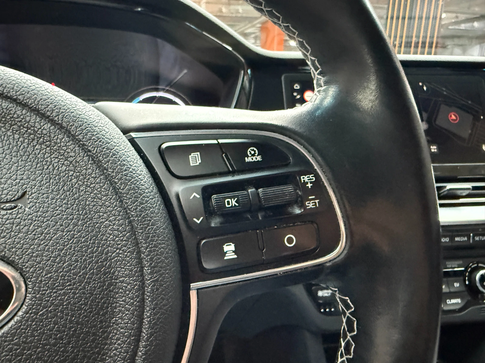 Kia Niro Electric/64 kWh/Германия/Налична/Перфектна, снимка 16 - Автомобили и джипове - 56114763