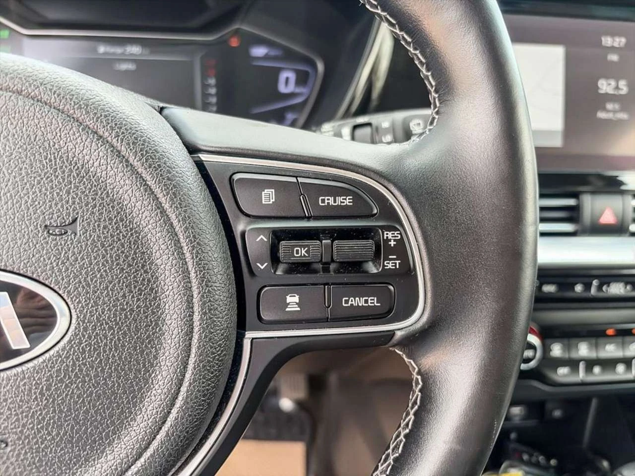 Kia Niro SX Touring: APPLE CARPLAY/HEATED AND COOLED SEATS/ | Mobile.bg � ����������� 16