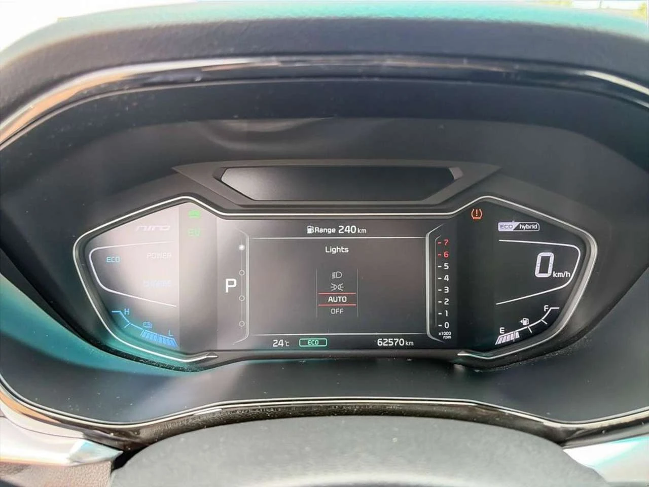 Kia Niro SX Touring: APPLE CARPLAY/HEATED AND COOLED SEATS/ | Mobile.bg � ����������� 15