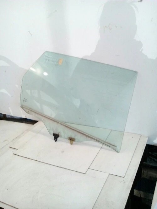 Стъкло задно дясно Нисан Примера комби