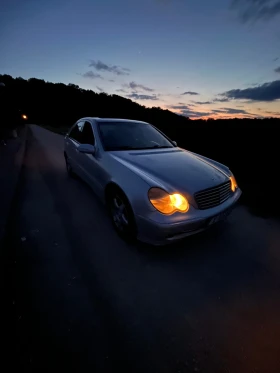 Mercedes-Benz C 200, снимка 9