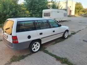Opel Astra Комби, снимка 1