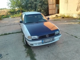 Opel Astra Комби, снимка 15