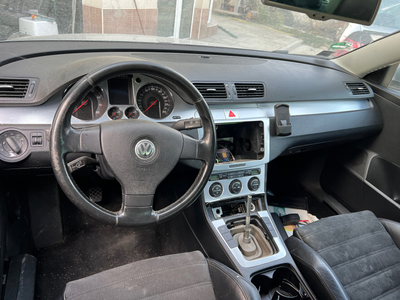 VW Passat 2.0 FSI, снимка 10 - Автомобили и джипове - 38318832