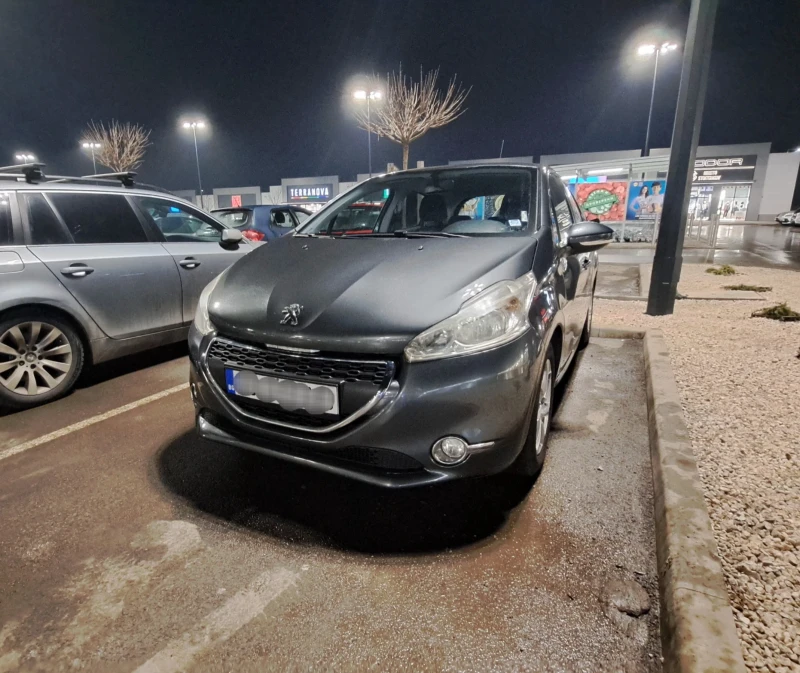 Peugeot 208 1.2 VTi, снимка 1 - Автомобили и джипове - 48560940