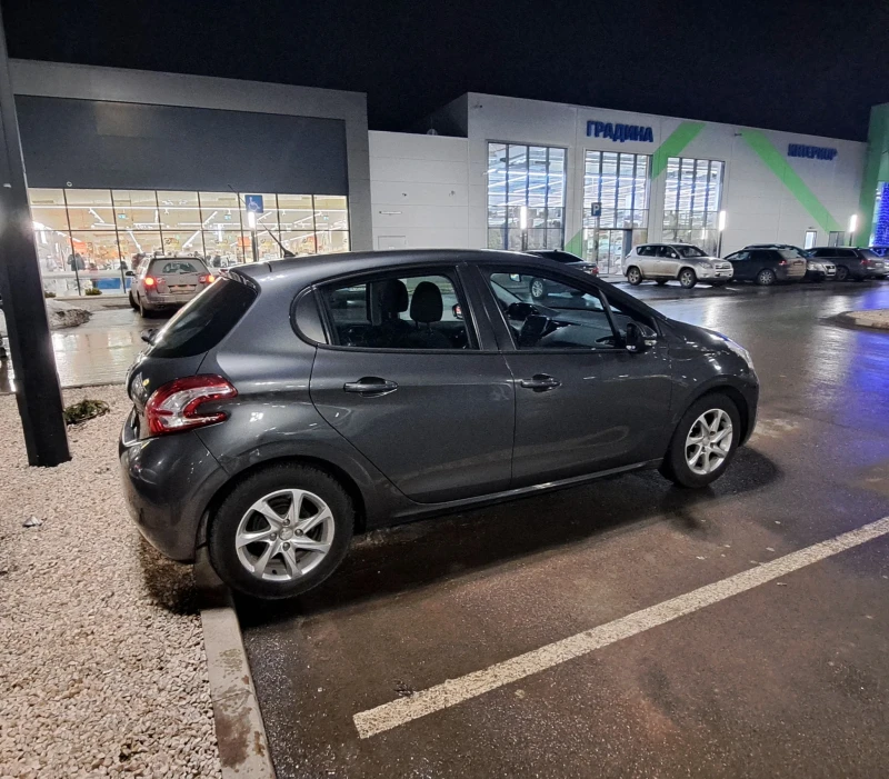 Peugeot 208 1.2 VTi, снимка 6 - Автомобили и джипове - 48560940