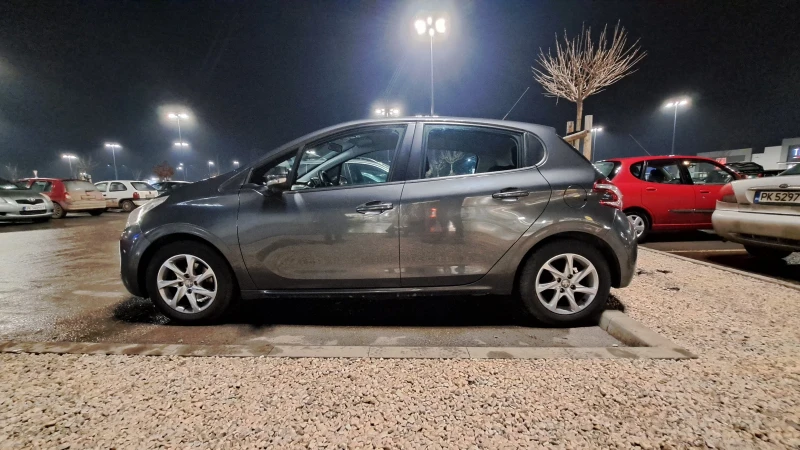 Peugeot 208 1.2 VTi, снимка 5 - Автомобили и джипове - 48560940