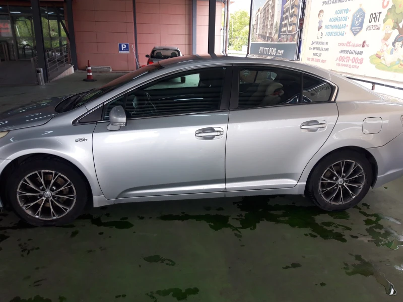 Toyota Avensis 2.2 D-Cat/ 177к.с., снимка 11 - Автомобили и джипове - 52358846