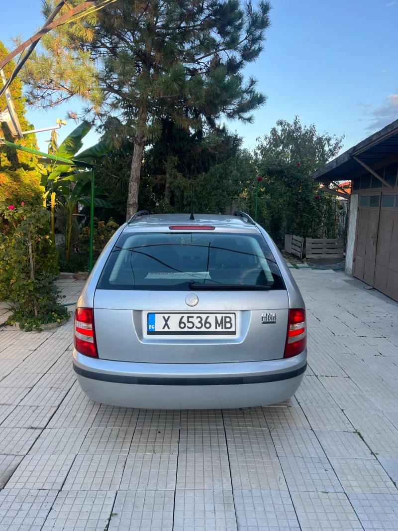 Skoda Fabia 1.2, снимка 2 - Автомобили и джипове - 52921386