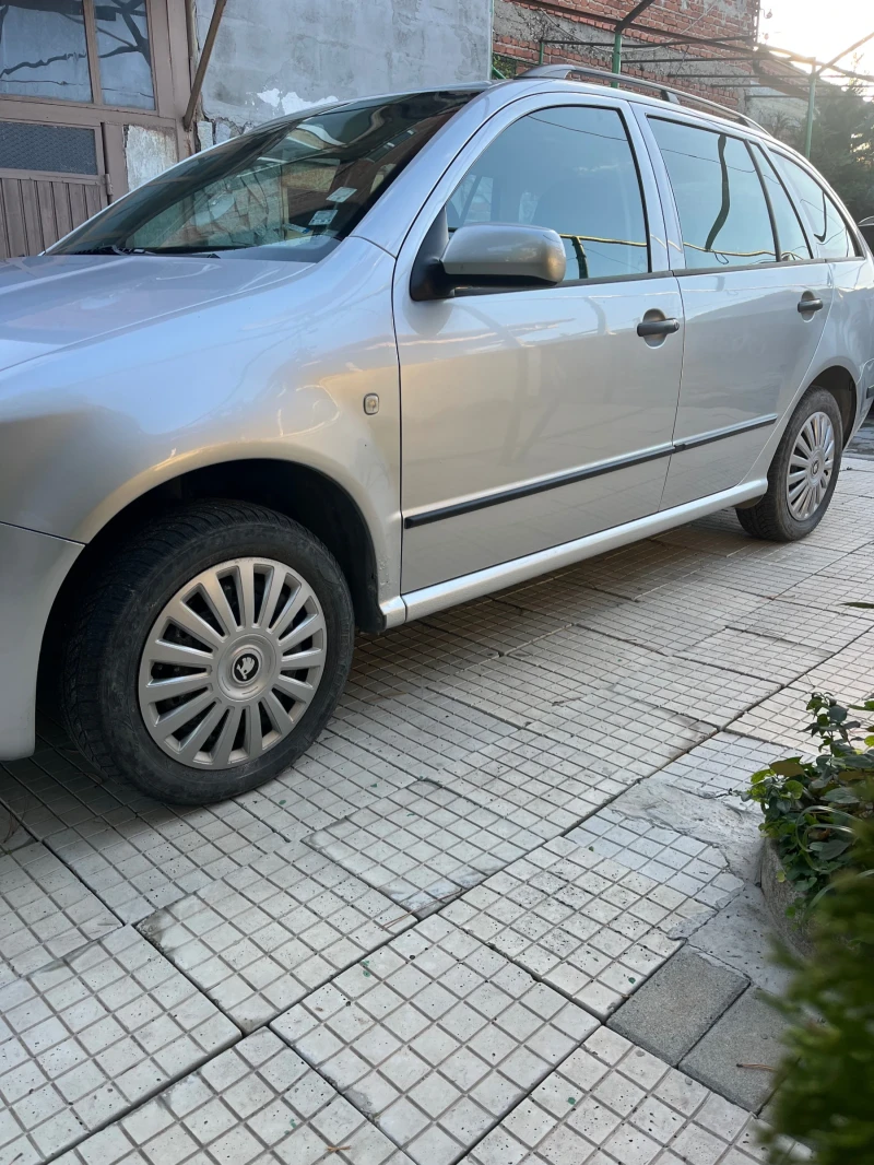 Skoda Fabia 1.2, снимка 3 - Автомобили и джипове - 52921386
