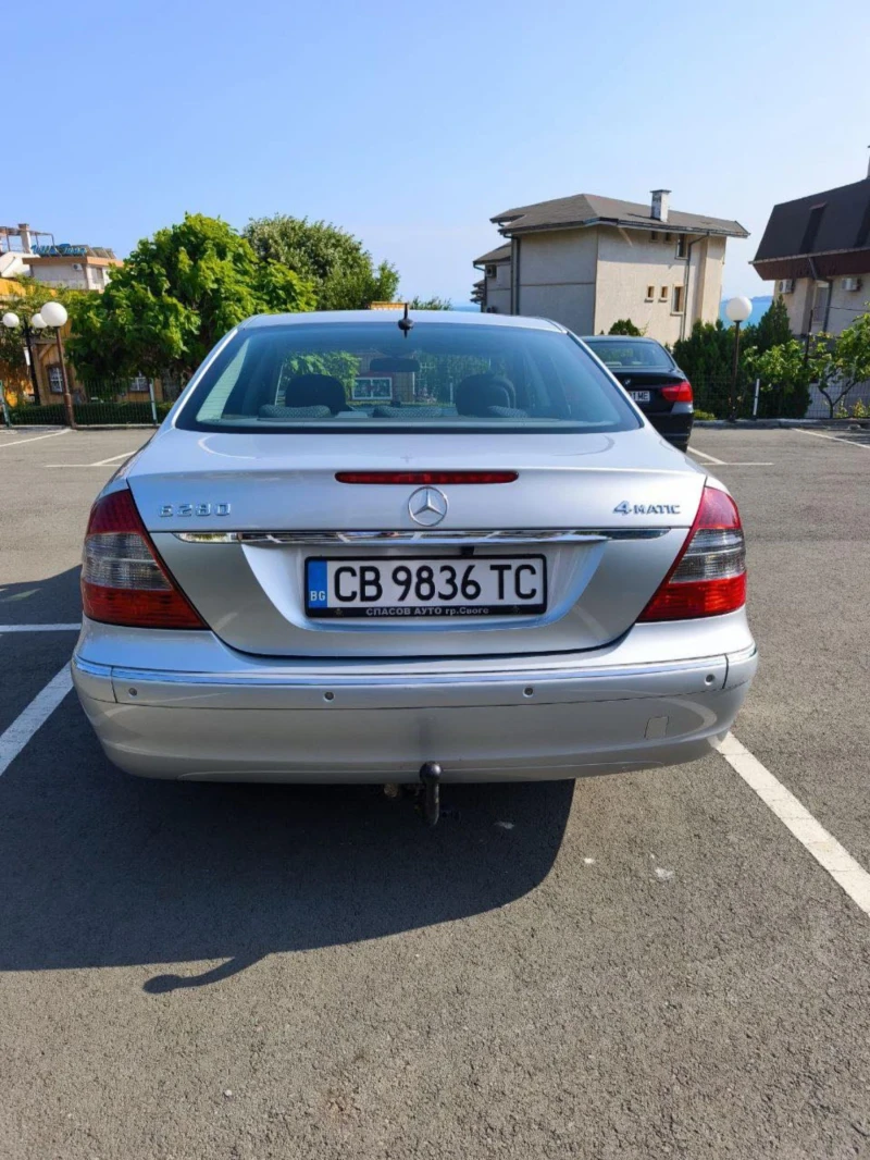 Mercedes-Benz E 280 4Matic Elegance, снимка 4 - Автомобили и джипове - 52641048