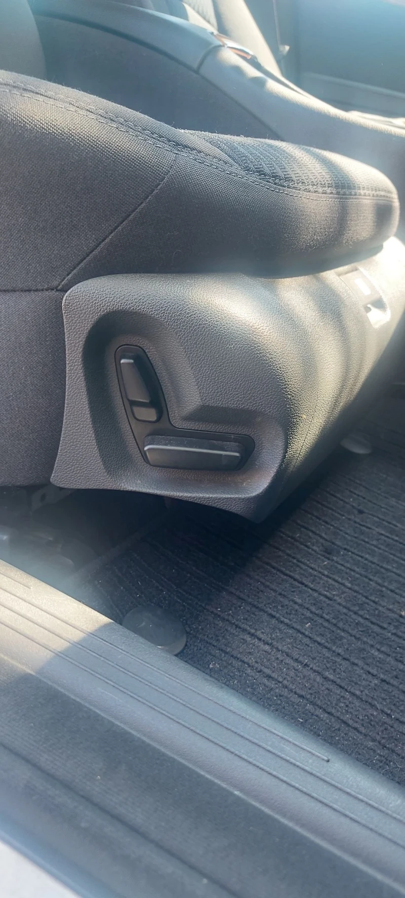 Mercedes-Benz E 280 4Matic Elegance, снимка 13 - Автомобили и джипове - 52641048